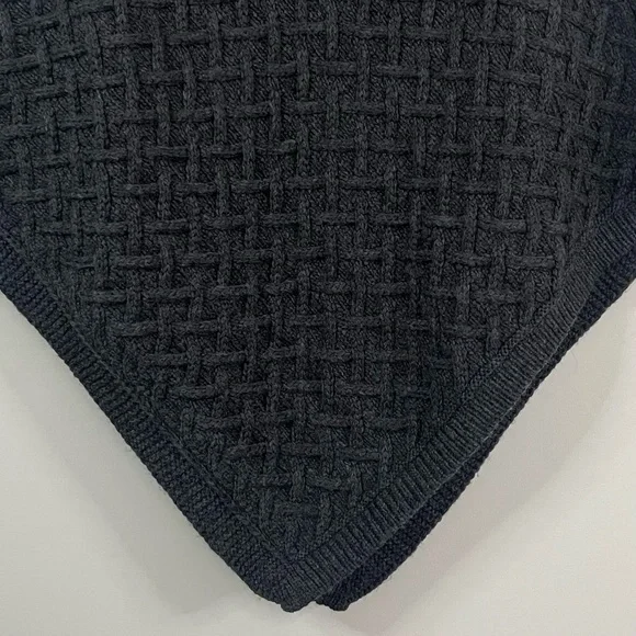 Aran Super Soft Lattice Stitch Poncho M/L Charcoal Gray 100% Irish Wool Luxury - Picture 4 of 12